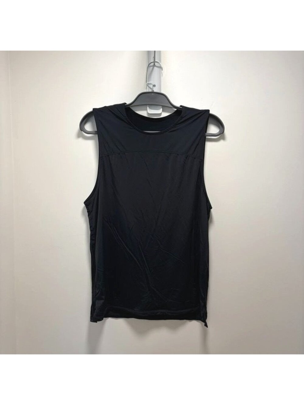 Barry’s Bootcamp Men’s Core Performance Muscle Tank – Black – Tonal Logo – Med